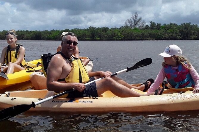 friends on kayak tours