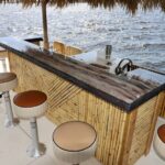 picture of the bar on tiki bars in key largo